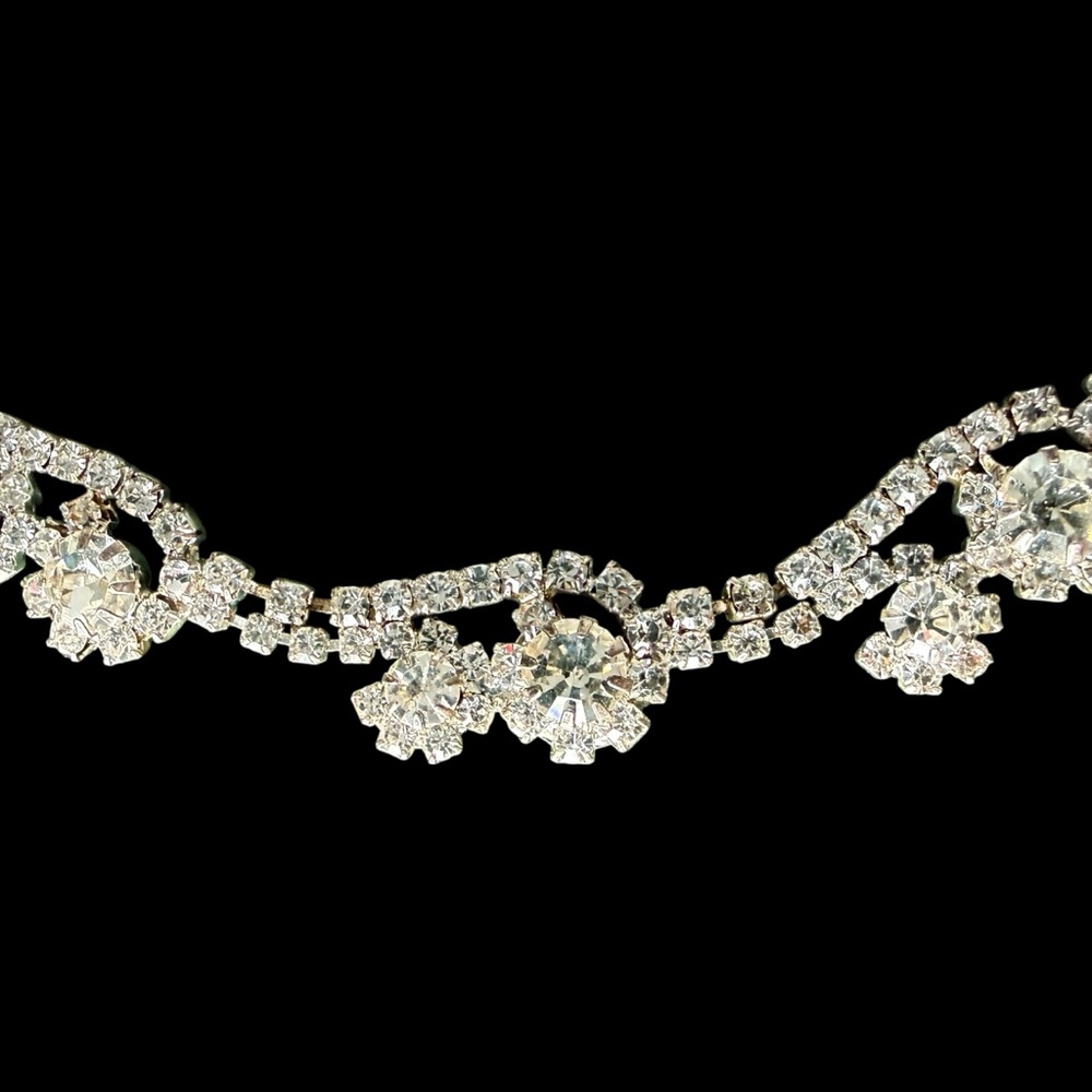 Vintage Mid-Century Silver-Tone Rhinestone Floral Choker Necklace – 18" L - Picture 10 of 13